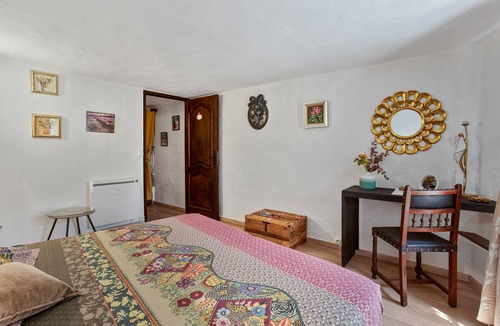 Sillans-la Cascade Bed & Breakfast | Guest Room “2 Bedrooms – Provence, Le Verdon” with Wi-Fi