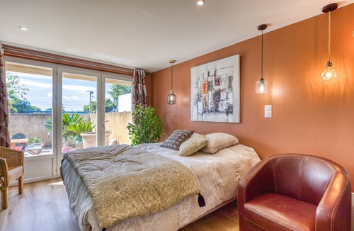Saint-Just Bed & Breakfast | Guest Room 'Aux Amelierets' with Shared Pool, Shared Terrace and Wi-Fi