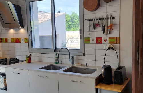 Lunel-Viel House | Guest Room with Shared Terrace, Shared Garden and Wi-Fi