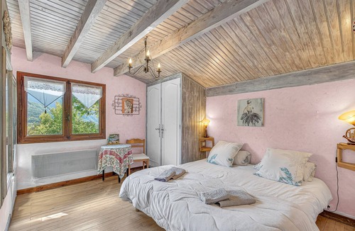 Beauvezer Bed & Breakfast | Guest Rooms 'Chambres D'hote Mélodie' with Mountain View, Shared Terrace and Wi-Fi