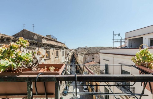 Albergheria Apartment | GuestHost - Ballarò Market Street Art Stylish Flat