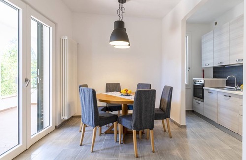 Quercianella Villa | GuestHost - Charming villa of 105 sqm located on two levels, can accommodate up to 5 people. The property is located in Quercianella, surrounded by the green pine forest and the scents of the Mediterranean maquis. Just 800 meters from the sea!The propert