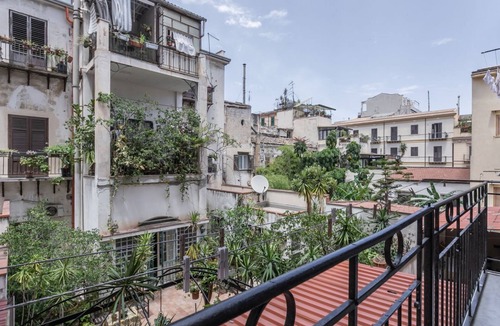 Palermo Apartment | GuestHost - City Center Roomy&Bright Apartment x7! Free WI-FI