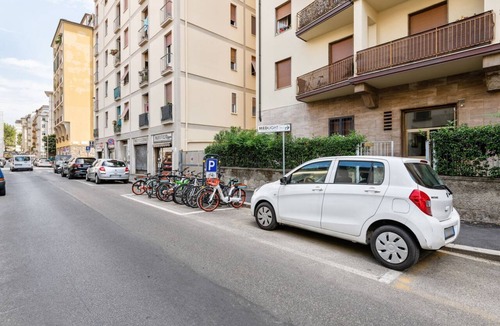San Jacopino Apartment | GuestHost - Comfortable 40 sqm apartment that can accommodate up to 4 people. Located on the ground floor (steps to access) of a building in Maragliano/Redi district, a lively neighborhood well connected to the historic center by public transportation,