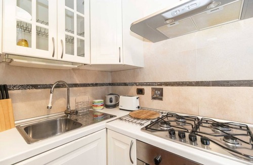 Historic Centre Apartment | GuestHost - Cozy apartment of 64 sqm, able to accommodate up to 4 people, located on the second floor of an elegant condominium without elevator, with a beautiful shared garden inside.The property is located in an ideal position to move around the city:
