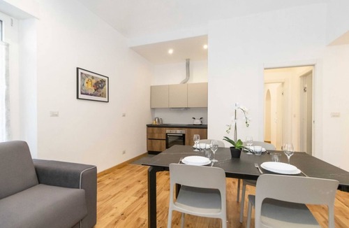 Cenisia Apartment | GuestHost - Roomy and comfortable apartment ideal for hosting up to 6 people is located in the Cenisia district, a quiet residential area, near the Turin Polytechnic campus and the Court, 2 km from Porta Susa station, and close to bus and metro lines for