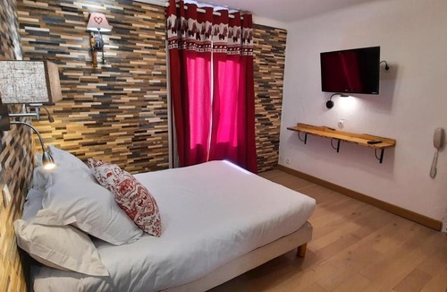 Saint-Etienne-de-Tinee Hotel | Hôtel Chastellares