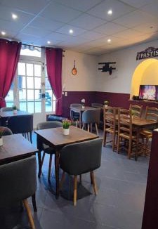 Saint-Sauveur-sur-Tinee Hotel | Hôtel Le Poussin Rouge