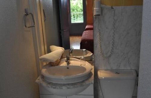 Lunel Hotel | Hôtel Les Mimosas