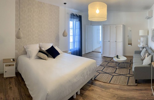 Gallargues-le-Montueux Hotel | Hôtel Restaurant O'Banel
