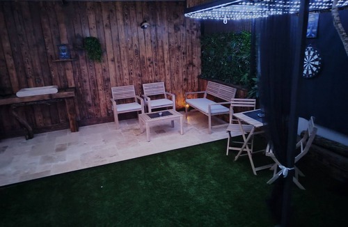 Roquevaire Apartment | Hammam & balneo suite, air-conditioned, with private outdoor area