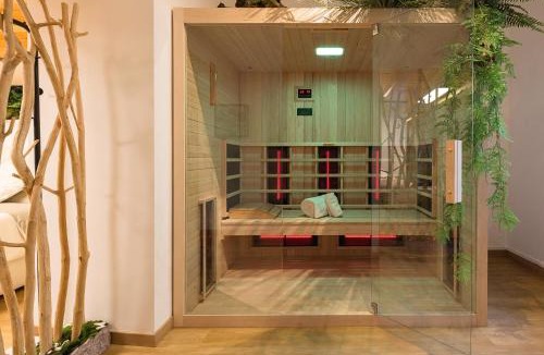 Como City Centre Apartment | Haven Loft Como - Private Spa, Parking & Jacuzzi