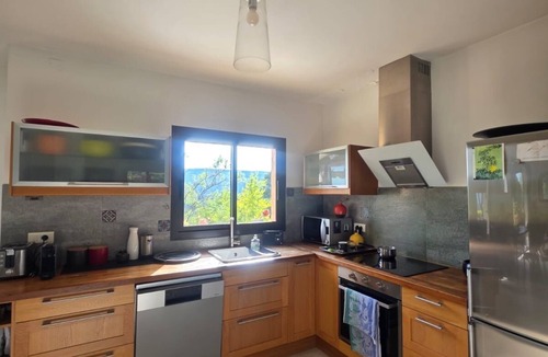 Berre-des-Alpes House | Haven of peace with garden and parking