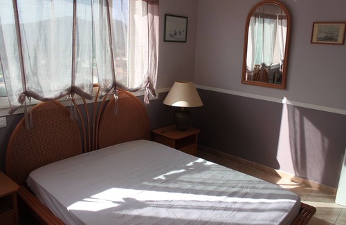 La Crau Apartment | Haven of Peace near the Golden Islands