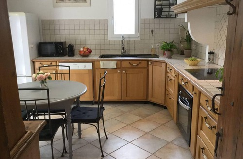 Bedarrides Villa | Heated pool villa rental in Bédarrides for 6 people