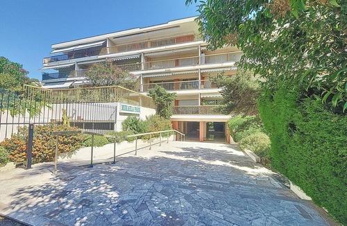 California - Pezou Apartment | Henri Camille Real Estate- Mikaela - Studio with terrace