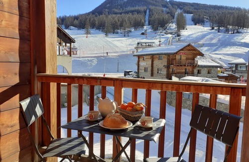Molines-en-Queyras Apartment | Hiking and peace - a cosy apartment in the heart of the Queyras