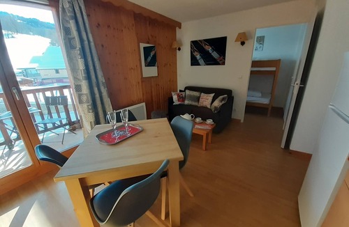 Molines-en-Queyras Apartment | Hiking and peace - a cosy apartment in the heart of the Queyras