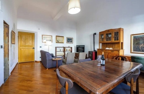 Santa Maria Novella Apartment | Historic Suite in the Heart of Florence - 3 Rooms, 2 Minutes from the Station