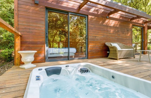 Arpaillargues-et-Aureillac House | Holiday Home 'Lodge Campagne Chic 3 - Mas De Rey' with Private Terrace, Wi-Fi and AC