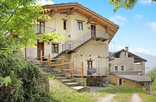 Prazzo Apartment | Holiday Apartment "Arnica Tano Di Grich" with Mountain View, Shared Terrace & 2 Balconies
