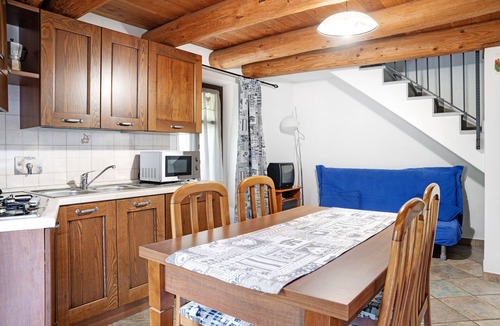 Prazzo Apartment | Holiday Apartment "Stella Alpina Tano Di Grich" with Mountain View, Shared Terrace & 2 Balconies