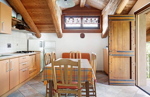 Prazzo Apartment | Holiday Apartment 'Anemone Tano Di Grich'"with Mountain View, 2 Balconies & Shared Terrace
