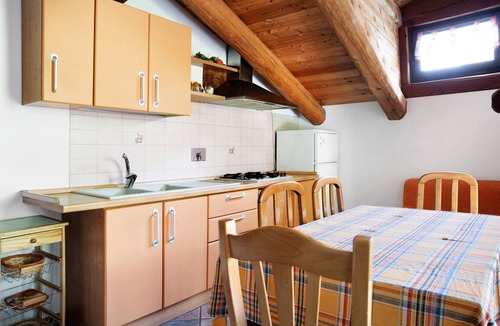 Prazzo Apartment | Holiday Apartment 'Anemone Tano Di Grich'"with Mountain View, 2 Balconies & Shared Terrace