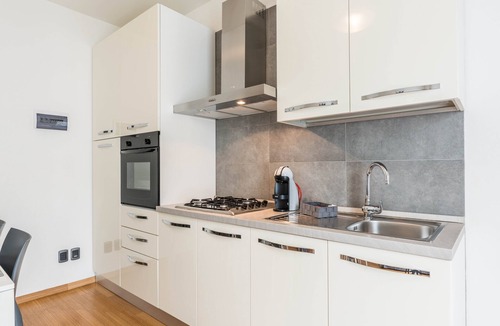 Malcesine Apartment | Holiday Apartment “Casa Stefi N2” close to lake Garda with Wi-Fi, Balcony, Garden & Pool