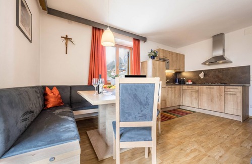 Sesto Apartment | Holiday Apartment "Manuel's App Watschinger -Edelweiss" with Mountain View, Balcony & Wi-Fi