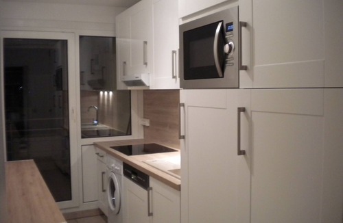 Frejus Port Apartment | Holiday apartment with swimming pool, on the beach, near the port, WiFi