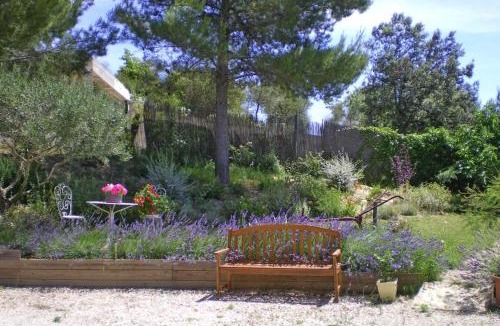 Bellegarde House | Holiday cottage with private terrace, Bellegarde
