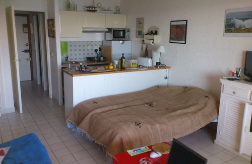Carry-le-Rouet Apartment | Holiday flat by the beach, with sea views that sleeps 4, 1 bedroom