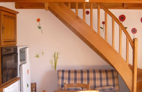 Saint-Martin-de-l'Arcon House | Holiday Home with Mountain View, Private Terrace and Garden