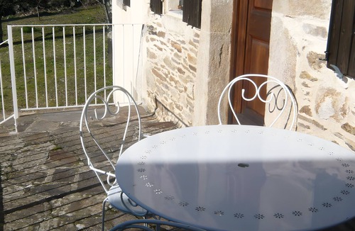Saint-Martin-de-l'Arcon House | Holiday Home with Mountain View, Private Terrace and Garden