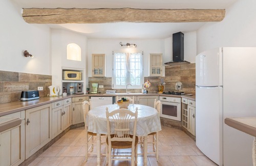 St.-Remy-de-Provence House | Holiday Home 'Mas Provençal' with Private Pool, Wi-Fi and Air Conditioning