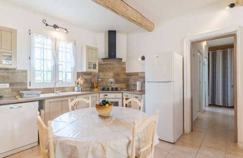 St.-Remy-de-Provence House | Holiday Home 'Mas Provençal' with Private Pool, Wi-Fi and Air Conditioning