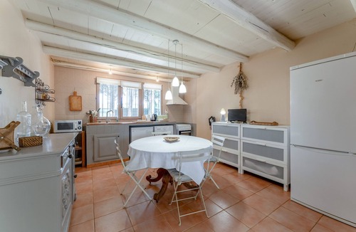 Saint-Etienne-du-Gres House | Holiday Home 'Mas St Anne' with Private Pool, Wi-Fi and Air Conditioning