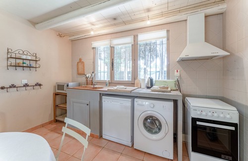 Saint-Etienne-du-Gres House | Holiday Home 'Mas St Anne' with Private Pool, Wi-Fi and Air Conditioning