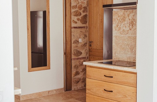 Las Bigues House | Holiday Home 'Gîte Au Domaine Du Mas Conte' with Mountain View, Wi-Fi and Air Conditioning