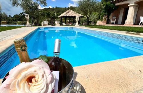 Cabasse House | Holiday Home beheizter Pool ab Mitte April by Interhome