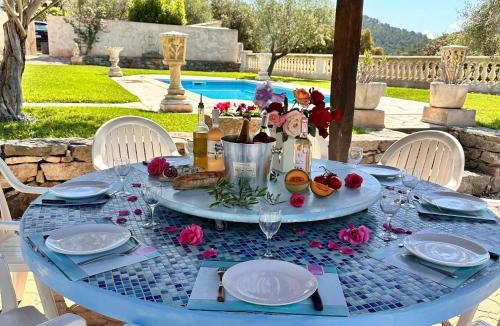 Cabasse House | Holiday Home beheizter Pool ab Mitte April by Interhome