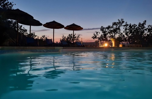 Dauphin House | Holiday Home 'Bella Vista - Dolce Vita' with Shared Pool, Private Terrace and Wi-Fi