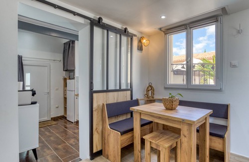 Puimisson House | Holiday Home “Casita Rossignol” with Wi-Fi and Air Conditioning