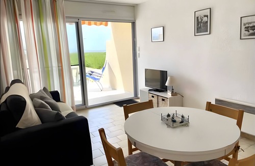 Palavas-les-Flots House | Holiday Home “L'albatros Direct Beach Access 3”