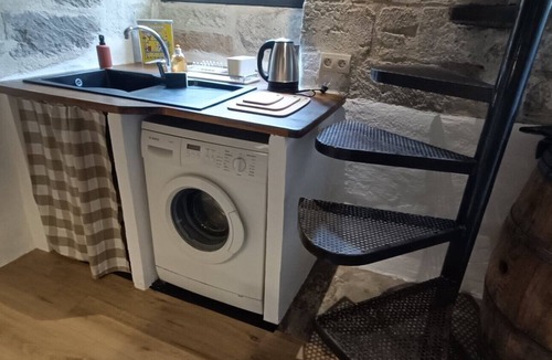 Barbentane House | Holiday Home 'Gite La Paloma' with Wi-Fi and Air Conditioning
