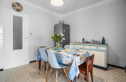 Hyeres House | Holiday Home 'Hyeres Rez De Villa' with Sea View, Private Terrace and Wi-Fi