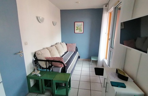 Cerbere Resort | Holiday Home in 'Port Aloès' Resort with Sea View, Shared Pool and Air Conditioning