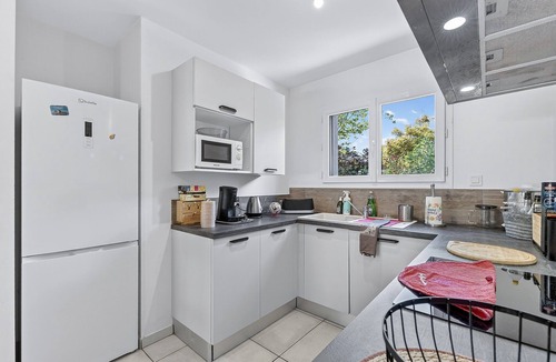 Chorges House | Holiday Home in the Heart of Chorges Village