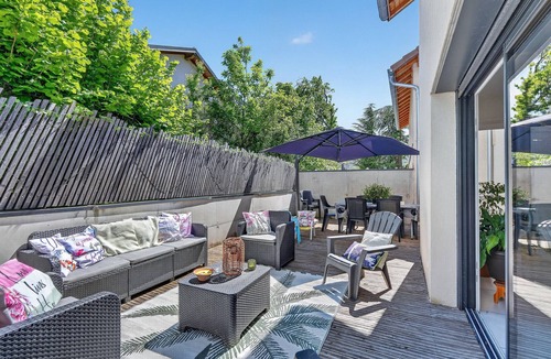 Chorges House | Holiday Home in the Heart of Chorges Village